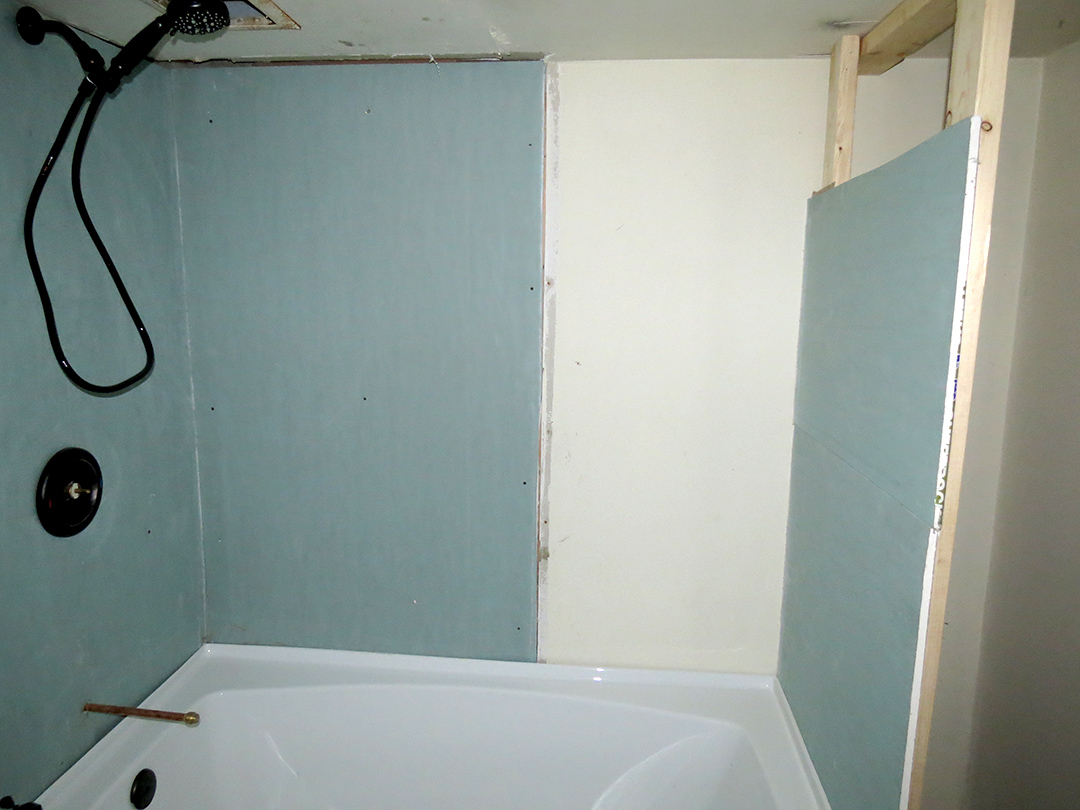 gal/2014/2014-05-19_-_Basement_bath_progress_pics/ZIMG_1695.jpg